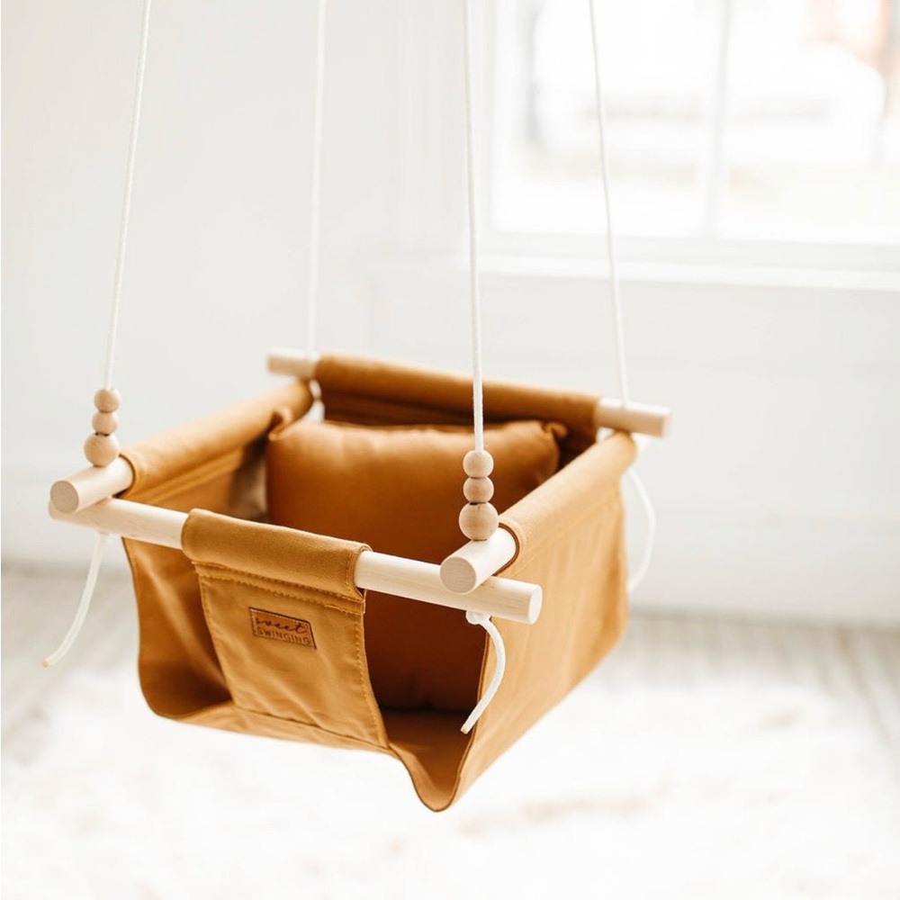 New SweetSinging Nutmeg Baby Swing